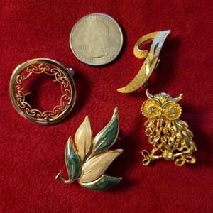 Lot Of 4 Vintage Pins